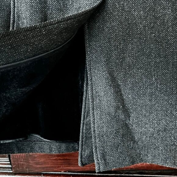 Men's Charcoal Double-Breasted Coat with Black Fur Collar - Picture 9 of 9